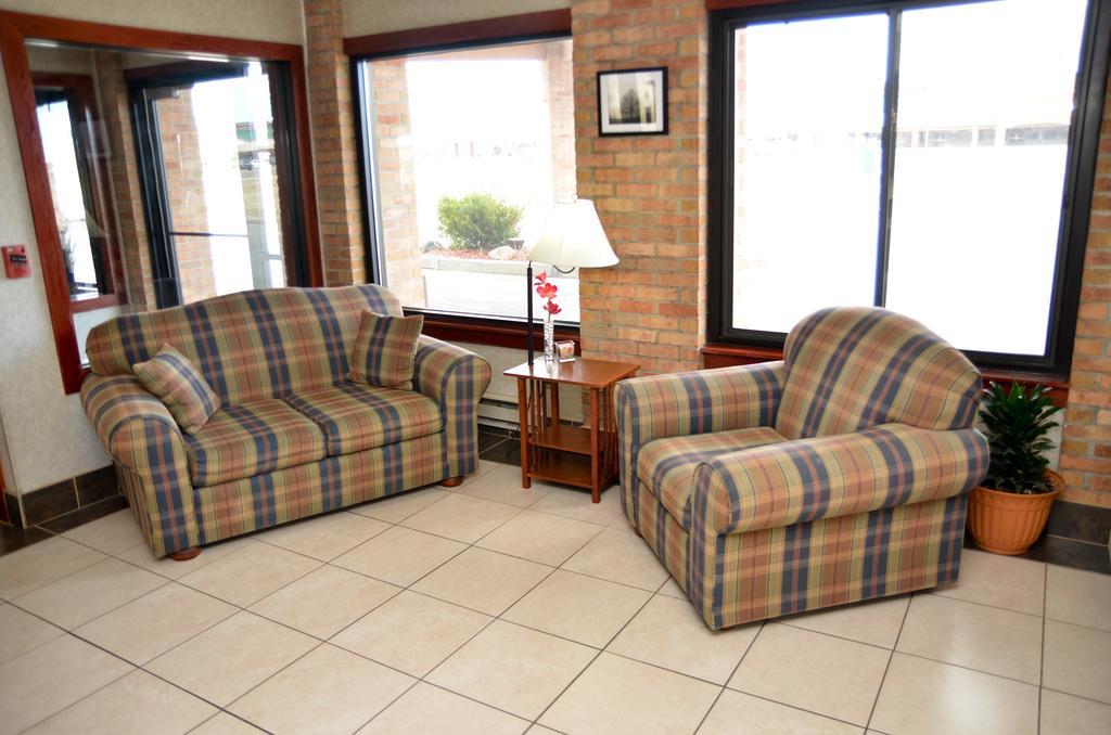 Baymont By Wyndham Port Huron Exterior foto