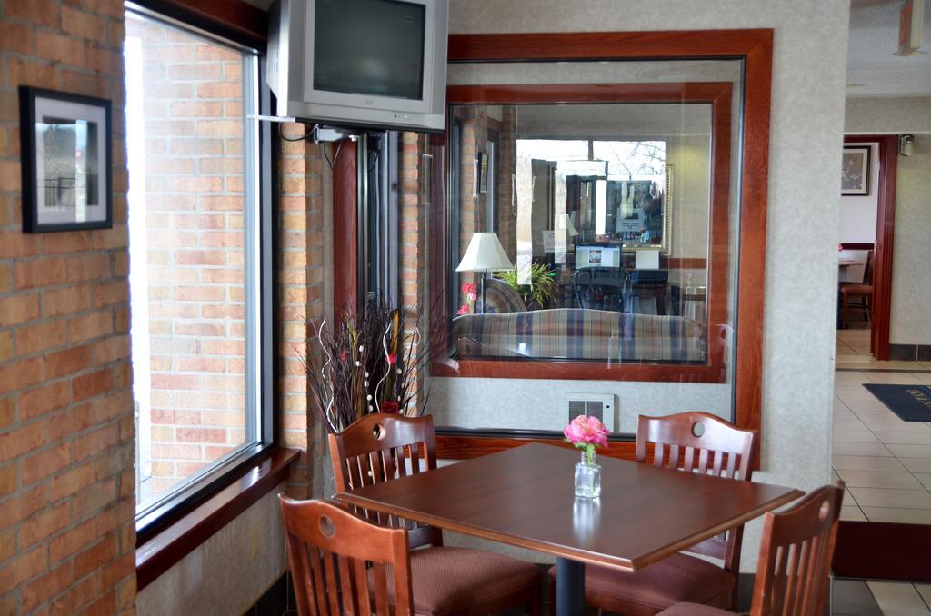 Baymont By Wyndham Port Huron Exterior foto