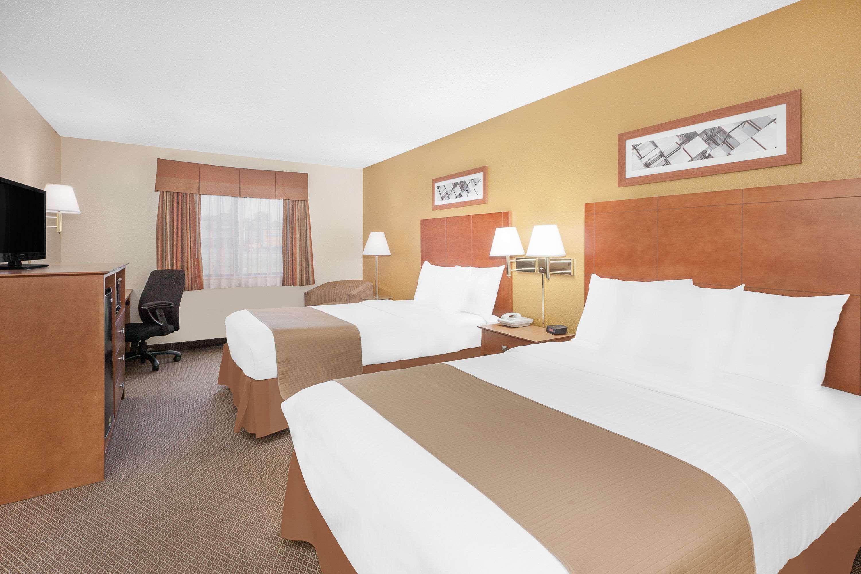 Baymont By Wyndham Port Huron Exterior foto