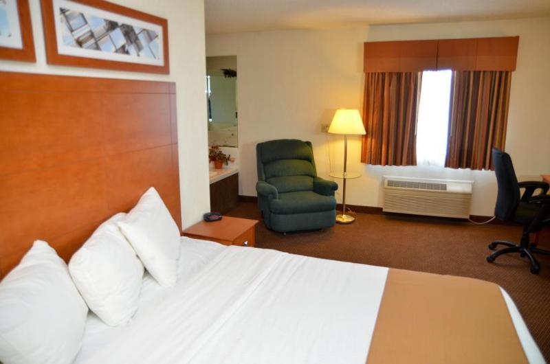 Baymont By Wyndham Port Huron Exterior foto